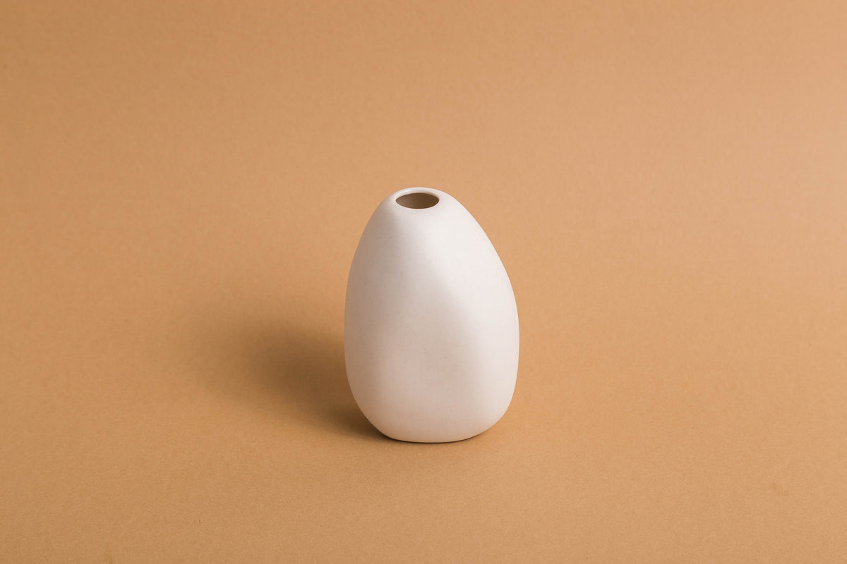 Harmie Vase - White Pipi