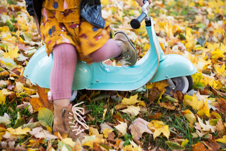 Ambosstoys Primo Ride-On Scooter Mint
