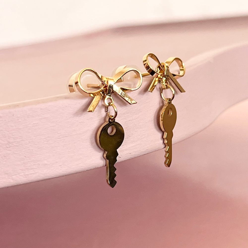Gold Bow & Key Studs