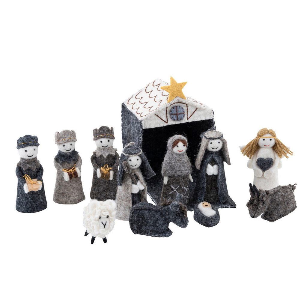 Due October Xmas26 Felt Decoration - Nativity Scene
