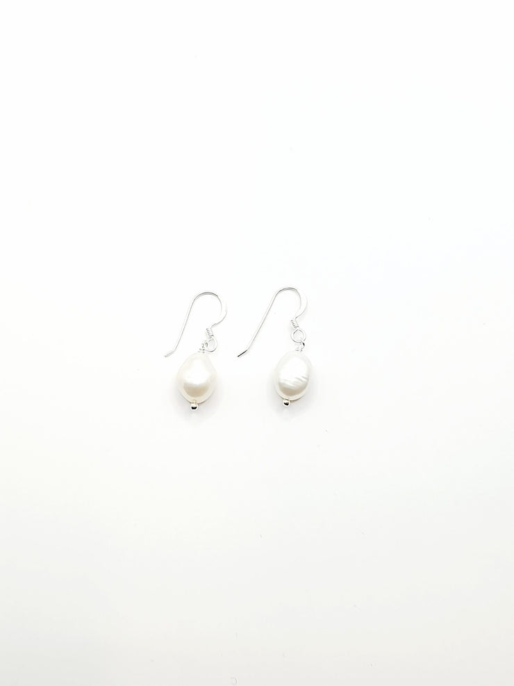 S/S Single Pearl Earrings