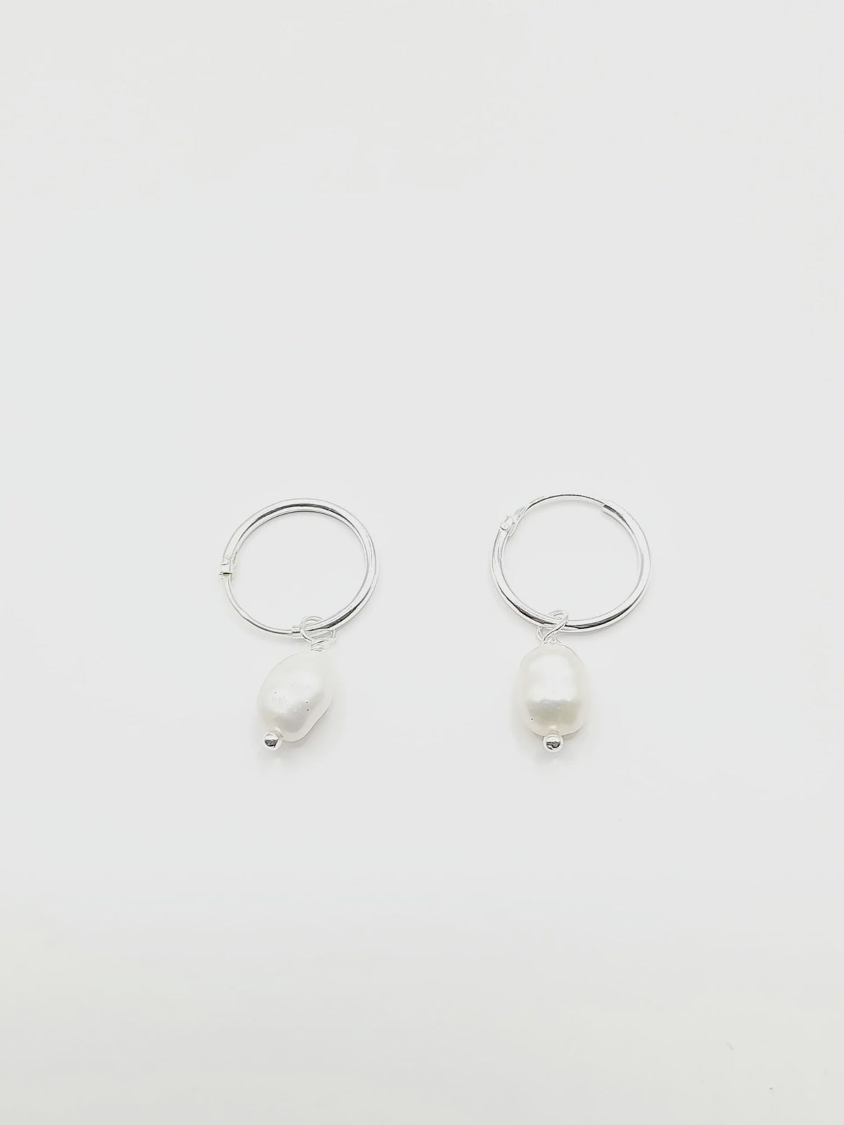 S/S Fresh Water Pearl Huggie Earrings
