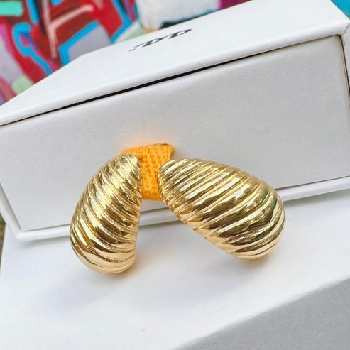 Amplify Drop Earrings