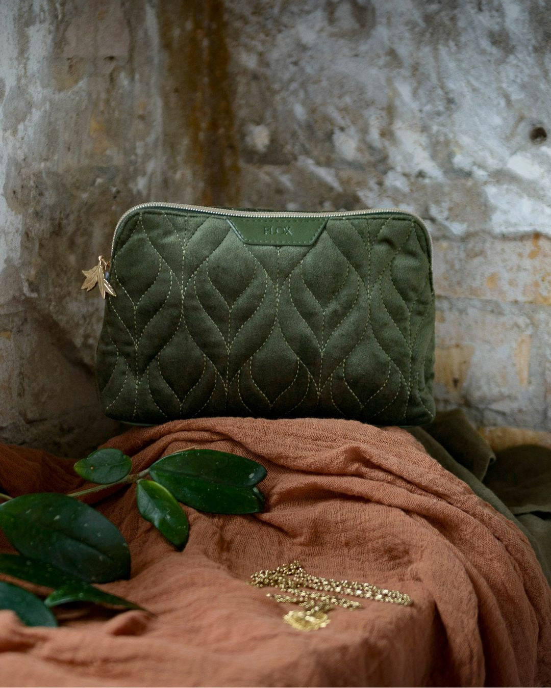 Flox Ahi Velvet Cosmetic Cases - Green
