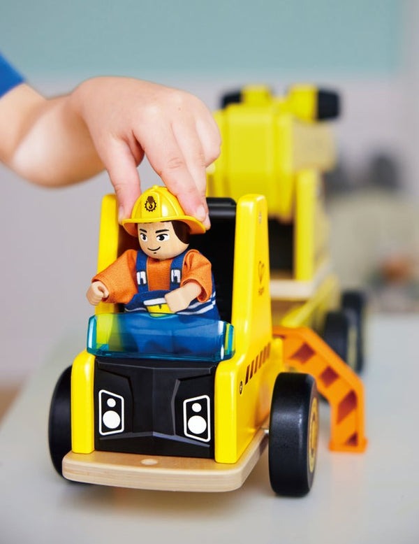 Hape Mobile Crane & Construction Set