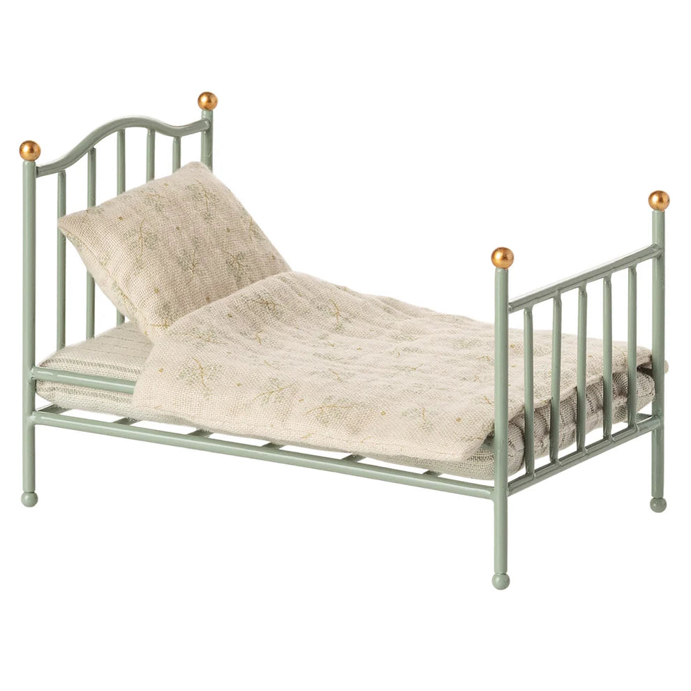 Maileg Vintage Bed Mouse - Mint