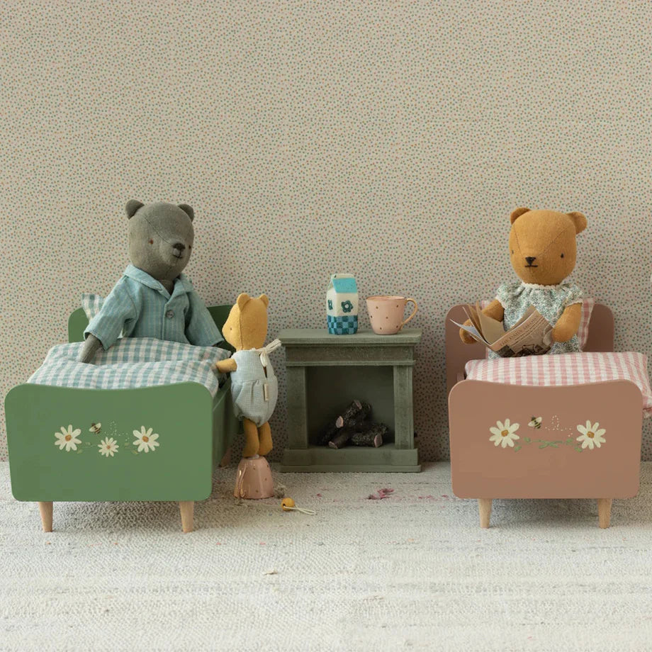 Maileg Wooden Bed Rose Teddy Mom