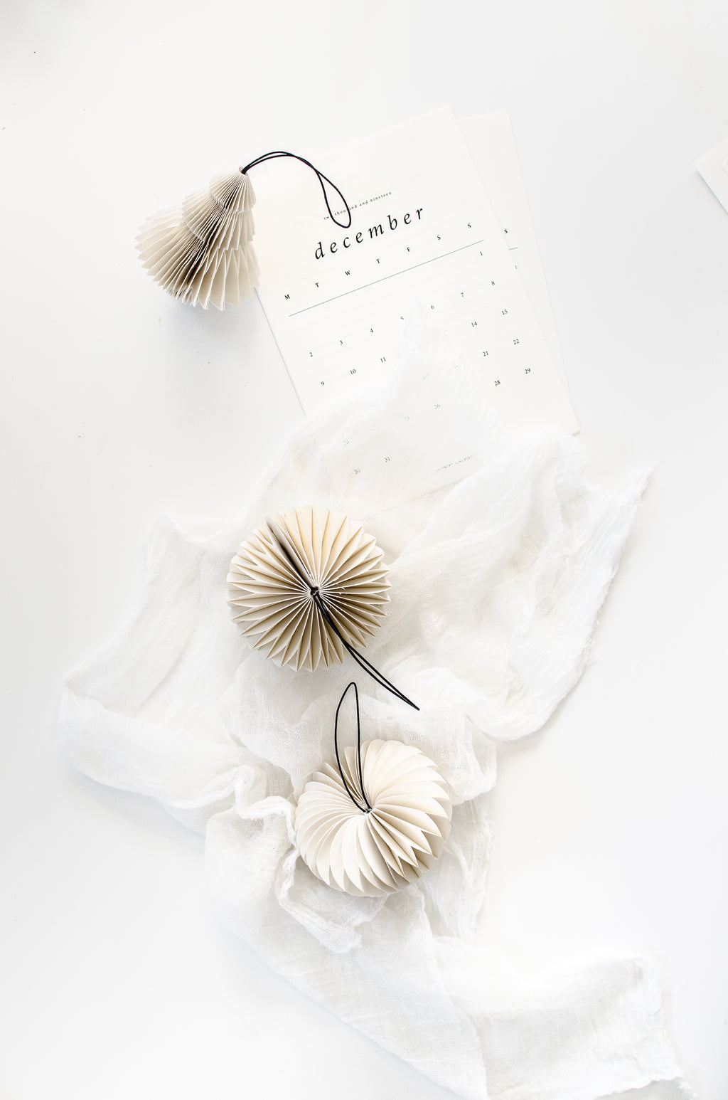 Off White w Glitter Paper Jewel Ornament