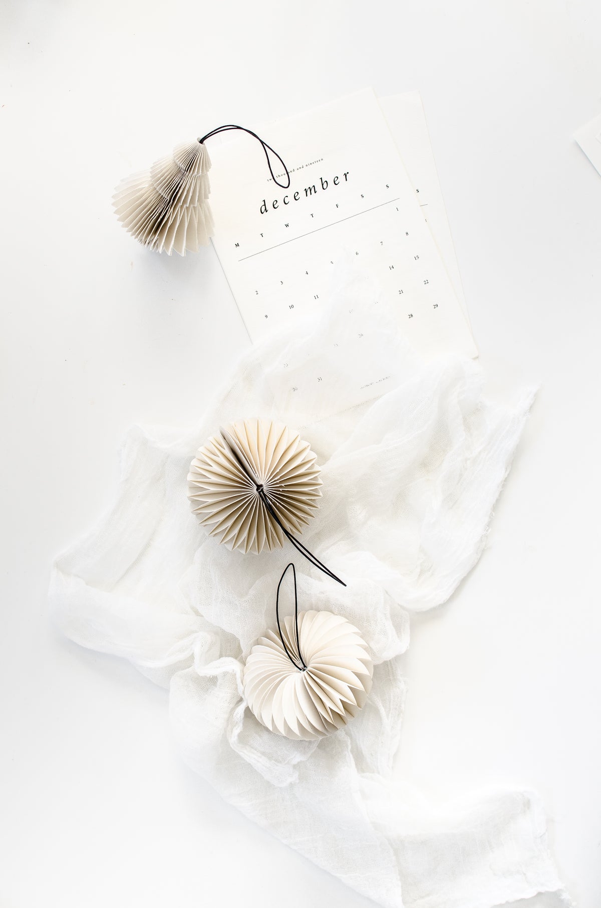 Off White w Glitter Paper Jewel Ornament