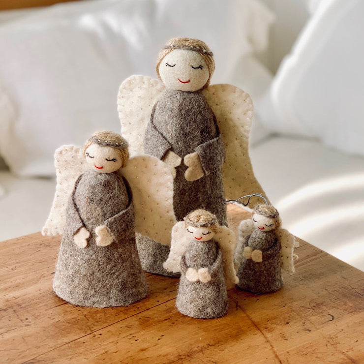 Xmas 25 Decoration: Standing Angel Natural - Small