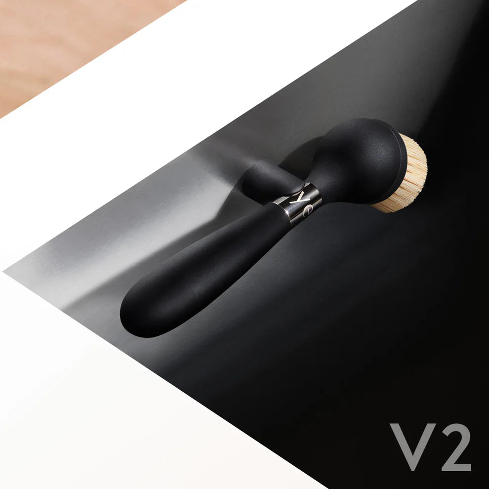The ONE Brush - With Magnetic Stand