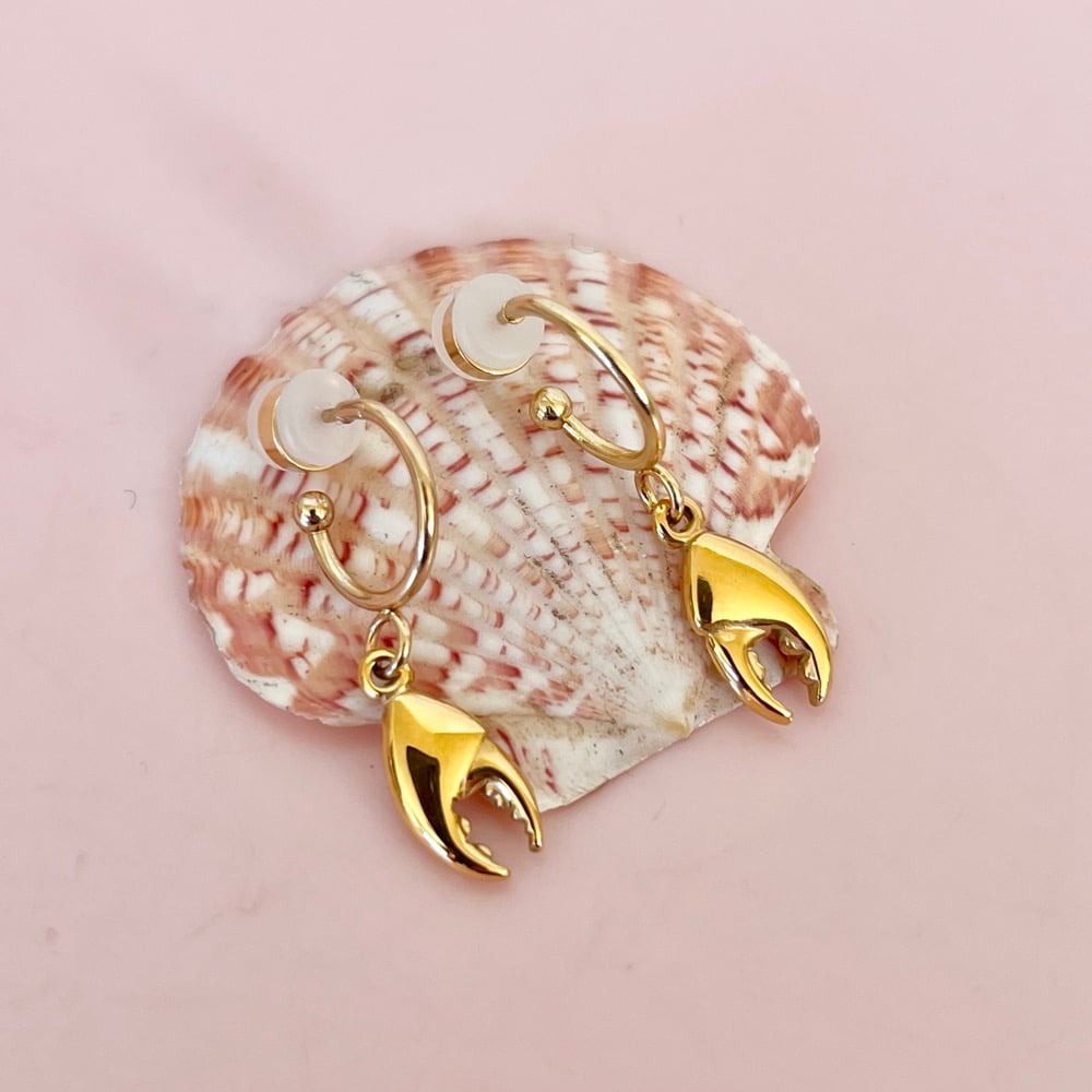 Crab Claw Half Hoops