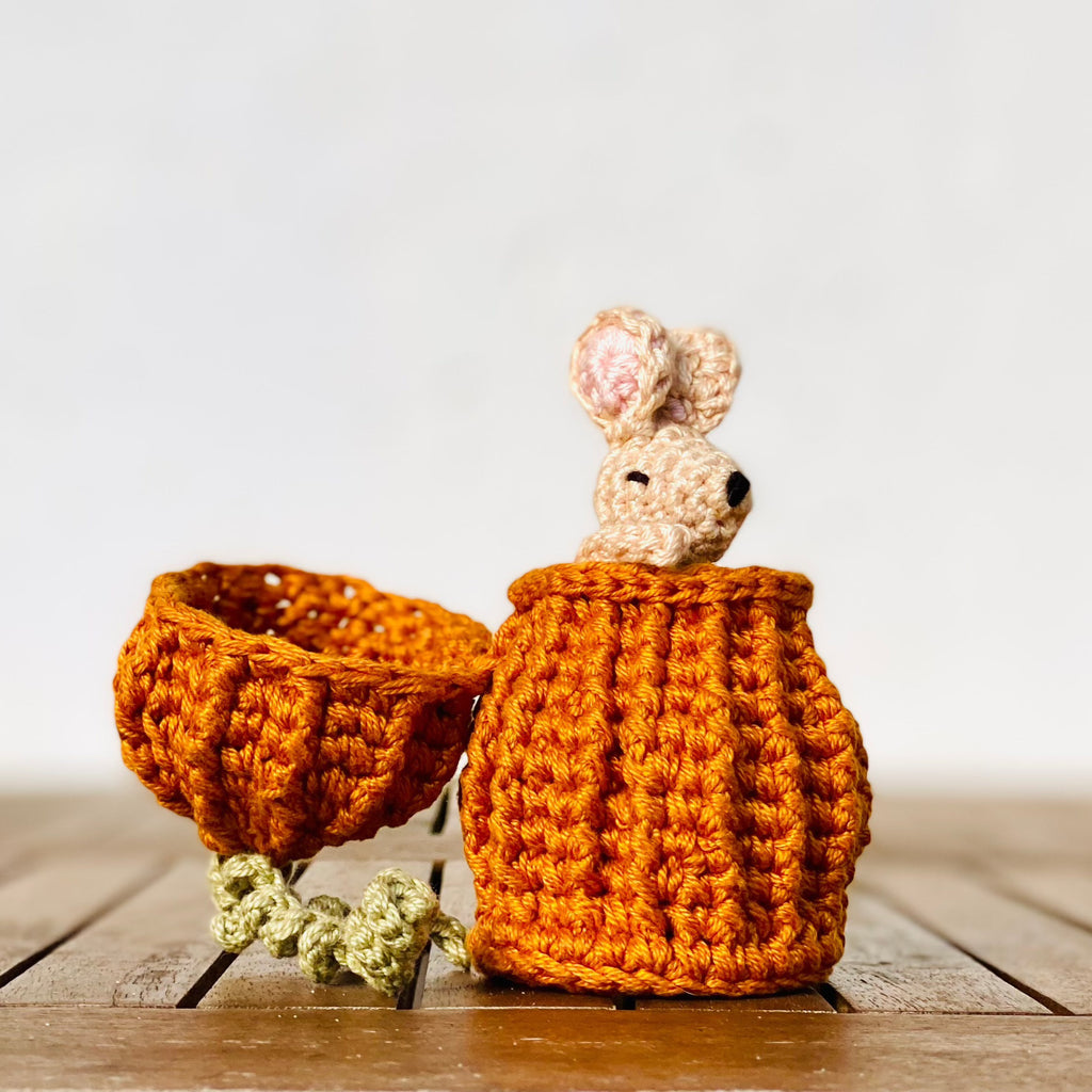 Crochet Mini Mouse In A Pumpkin