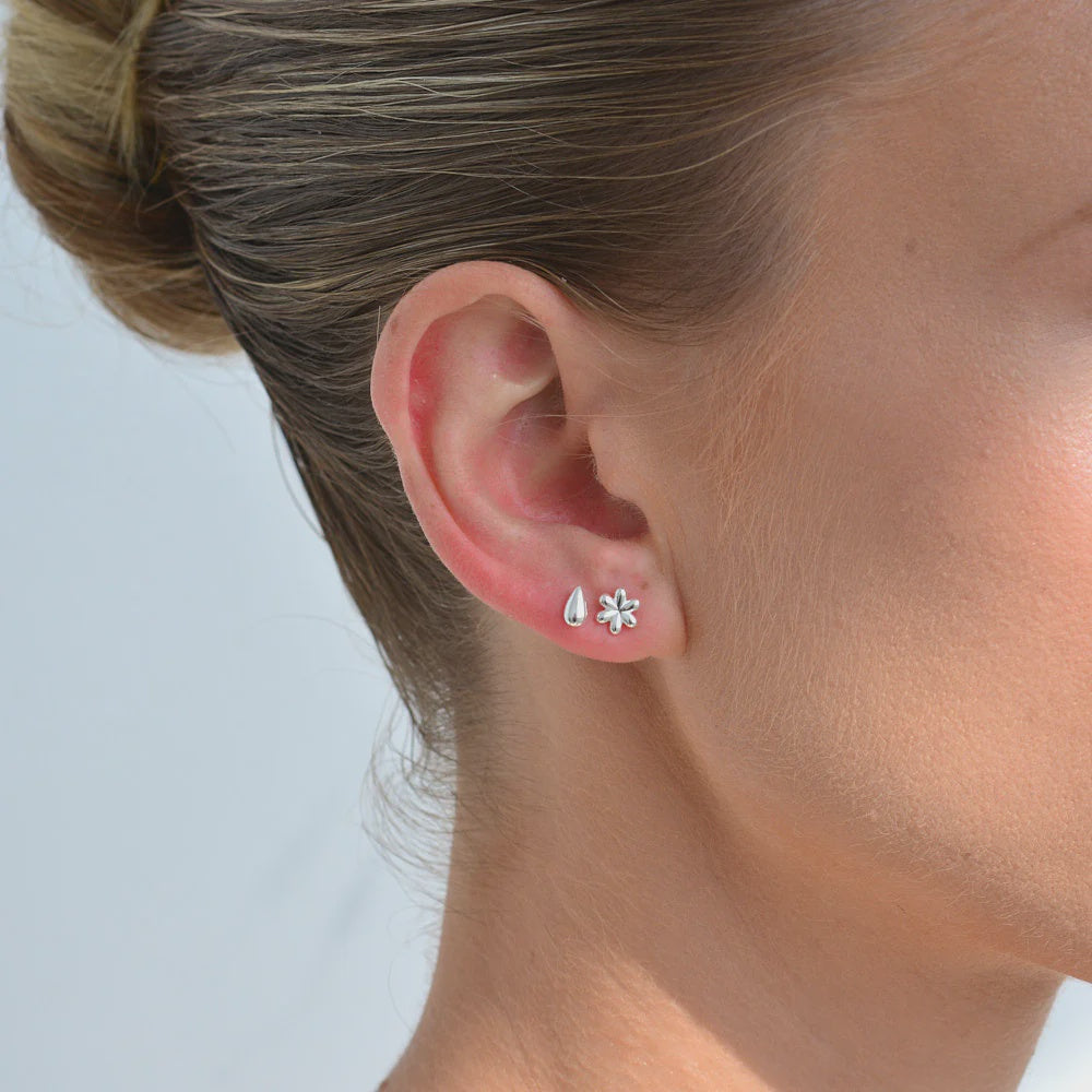 Daisy Stud Earrings