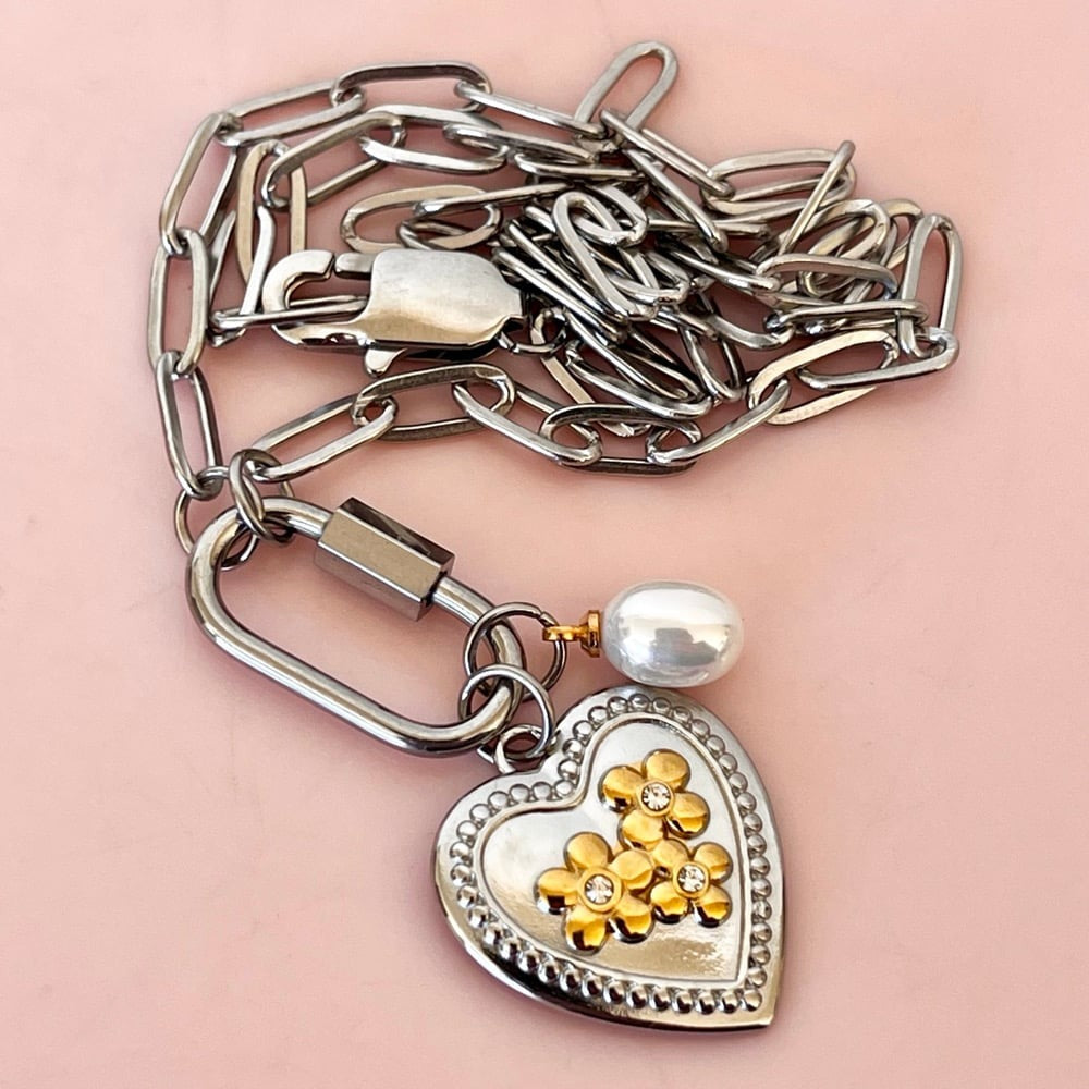Floral Heart w Pear & Carabiner Necklace - Silver
