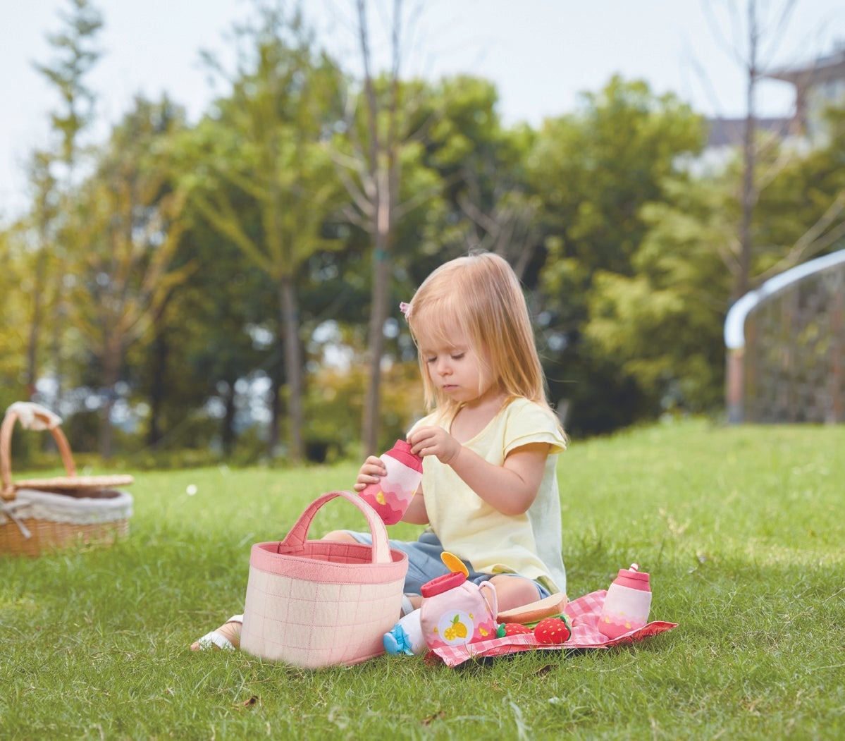 Hape Toddler Picnic Basket