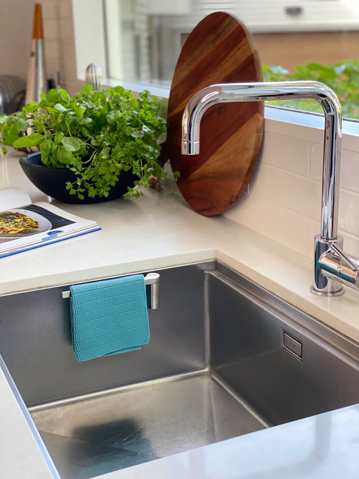 Happy Sinks Dishcloth Holder