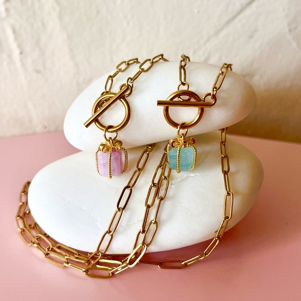 Little Quartz Present Necklace - Gold Paperclip