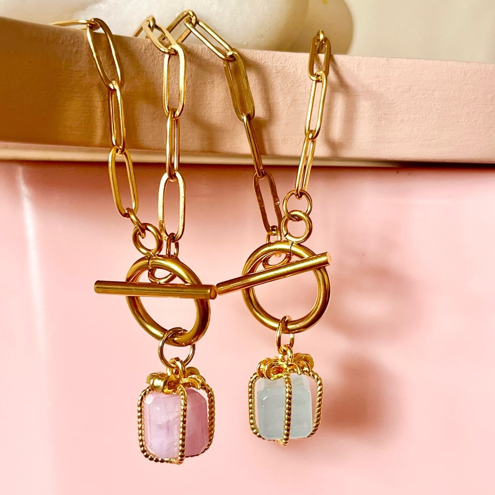 Little Quartz Present Necklace - Gold Paperclip