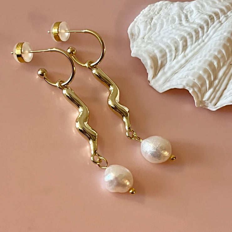 Wiggly Pearl Half Hoop Earrings - Gold