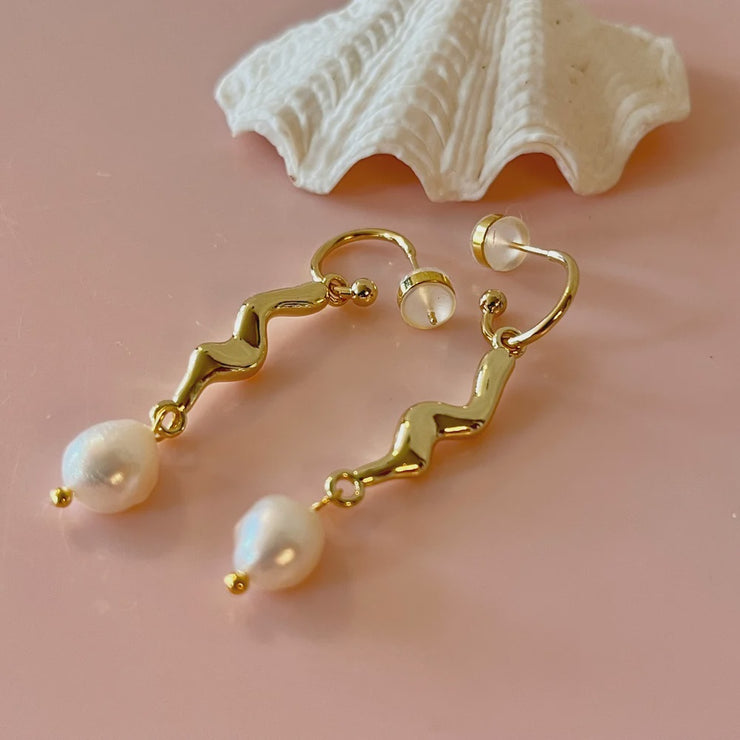 Wiggly Pearl Half Hoop Earrings - Gold